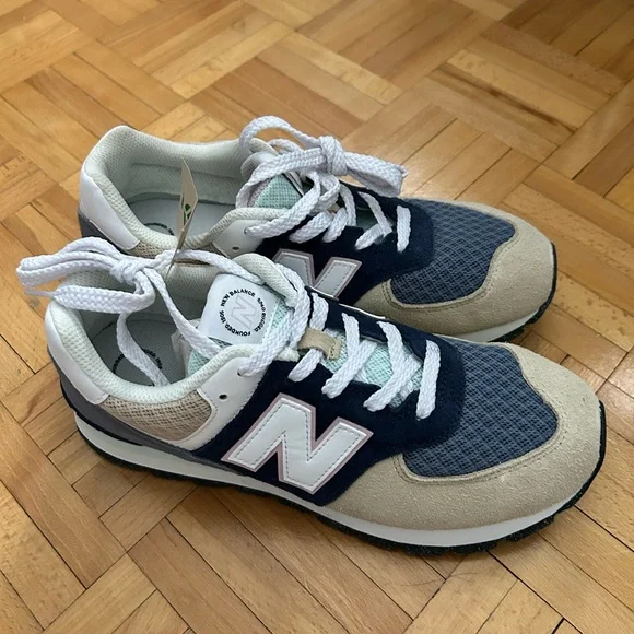 NEW BALANCE RUNNING SHOES - Picture 1 of 3